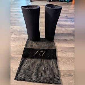 A7 Eigor Mortis Black Neoprene knee Sleeves with Mesh Bag